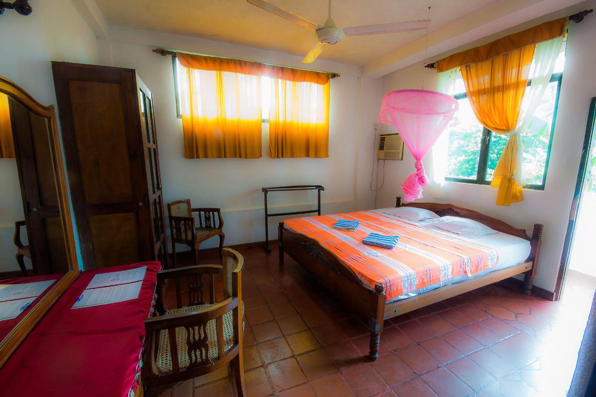 Hotel Gem Land รัตนปุระ ภายนอก รูปภาพ